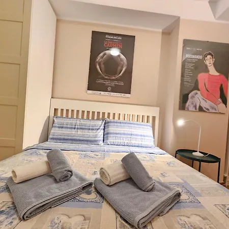 Apartment Vado Al Teatro Monolocale In Centro Per 2